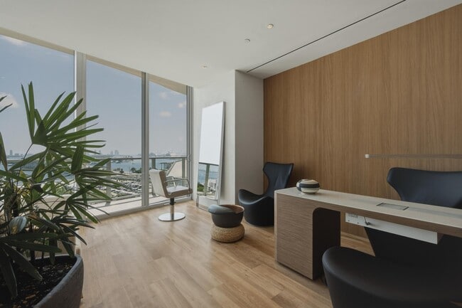 Building Photo - 1400 Biscayne Blvd