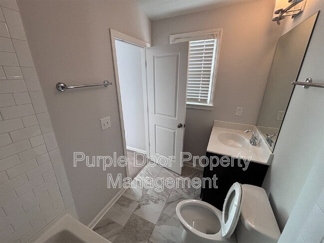Building Photo - 745 Hamilton Cir SE