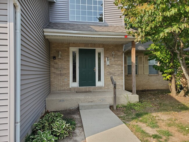 Primary Photo - 311 Village Creek Dr