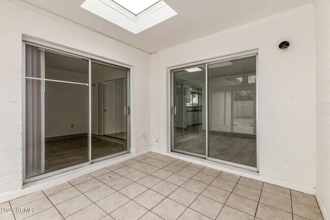 Building Photo - 1976 E Del Sur Dr