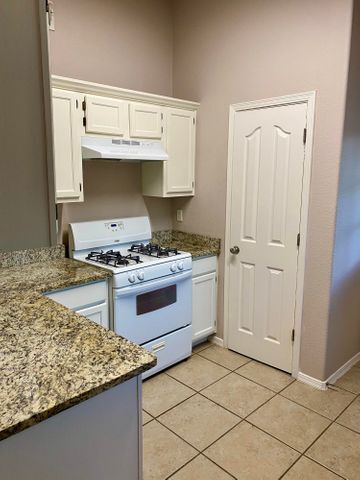 Building Photo - 4008 Tierra Venado Dr
