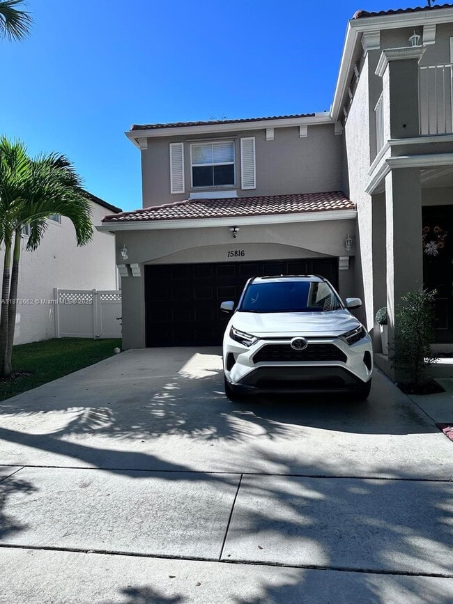 Building Photo - 15816 SW 48th Manor