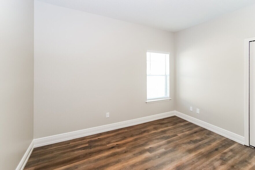 Building Photo - 408 S Hidden Tree Dr