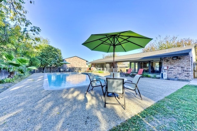 Pool - Hillside Place