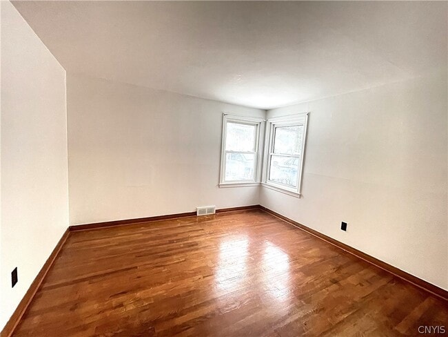 Building Photo - 121 Wadsworth Rd