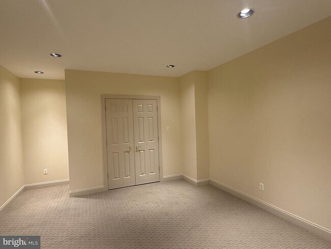 Building Photo - 1714 Hickory Hill Rd