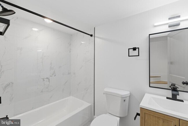 Building Photo - 4021 Brown St