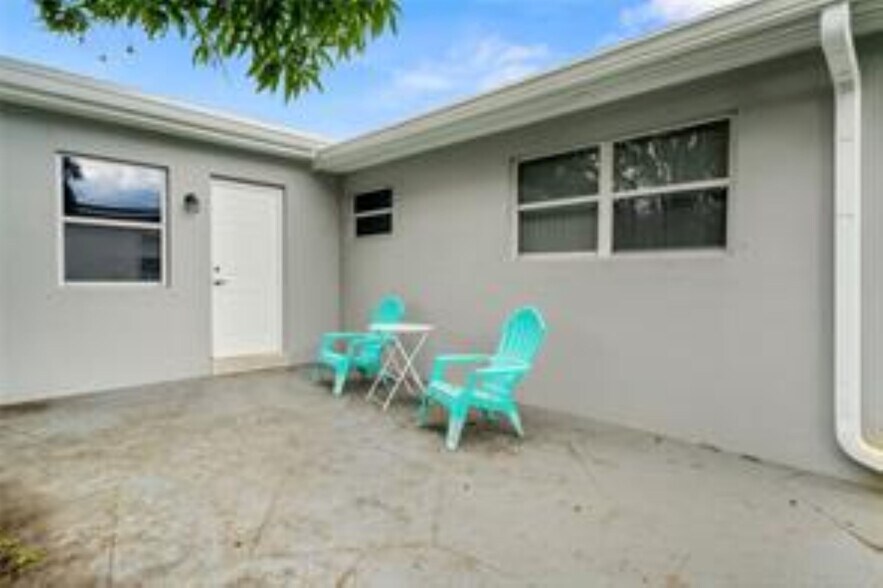 Building Photo - 50 NE 45th Ct