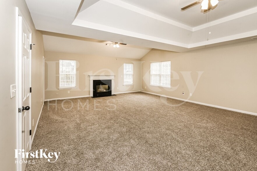 Building Photo - 128 Madelia Pl