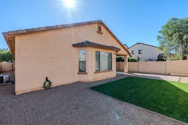 Building Photo - Spacious Elegance in Rancho Sahuarita’s Ga...