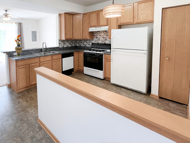 Building Photo - 2294 Flagstone Ln