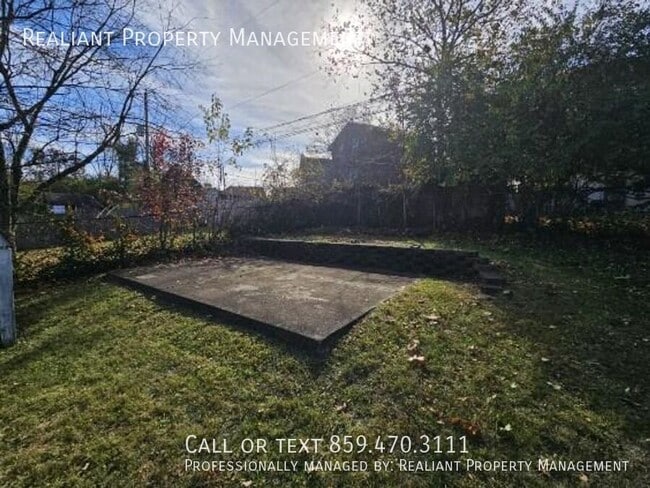 Building Photo - 1044 Tatesbrook Dr