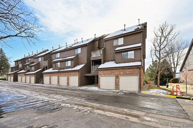 Building Photo - 844 S Vance St