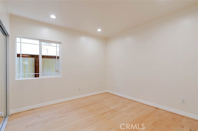 Building Photo - 320 E Dryden St