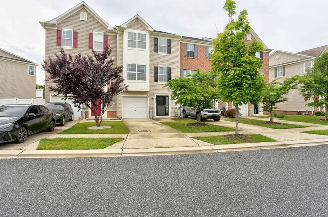 Building Photo - 3BD/2.2BA:  Fabulous Baltimore Townhome