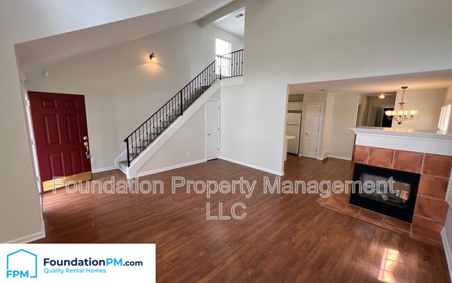 Building Photo - 1066 W Montebello Cir