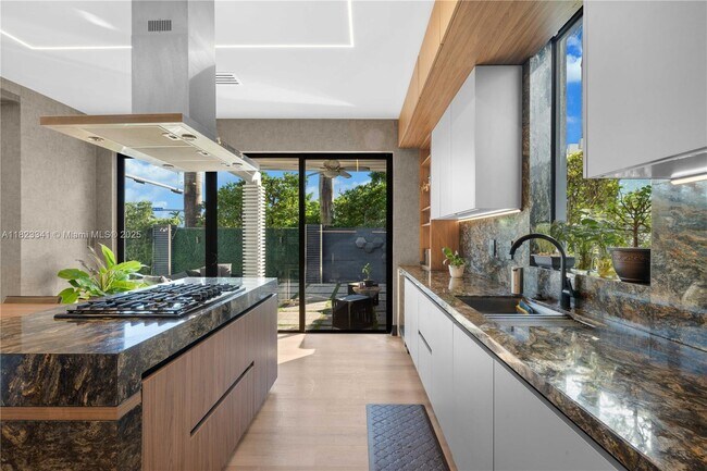 Building Photo - 9710 NW 74th Terrace