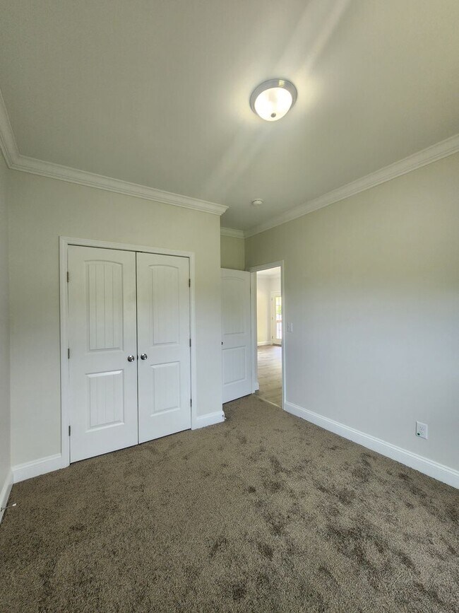 Building Photo - 68 Brevard Knoll Dr