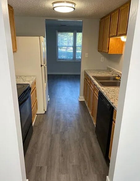 Building Photo - 9732 Springfield Woods Cir