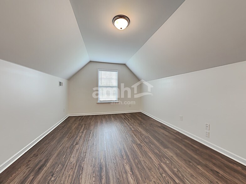 Building Photo - 8042 Regency Elm Dr