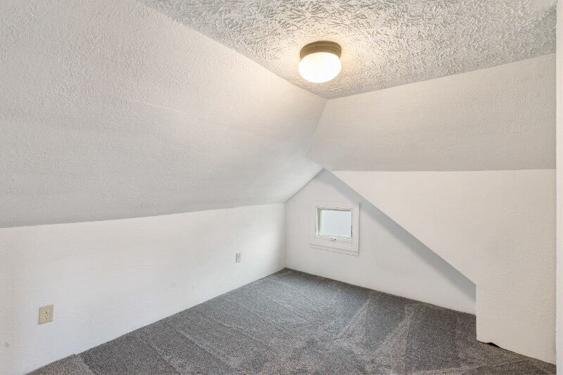 Building Photo - 366 N Main St