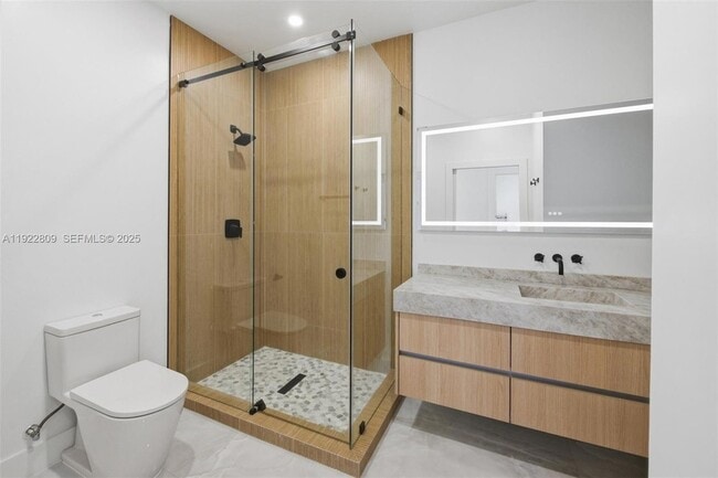 Building Photo - 3111 SW 12th St