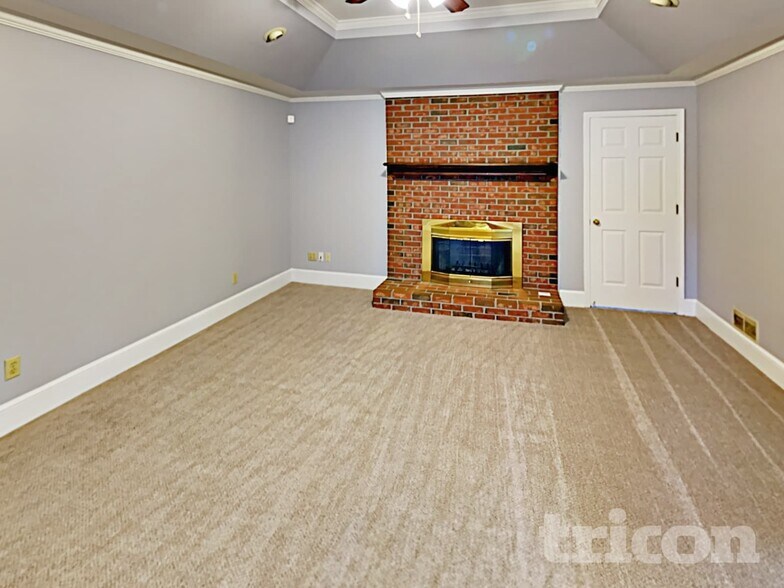 Building Photo - 2815 Club Forest Dr SE