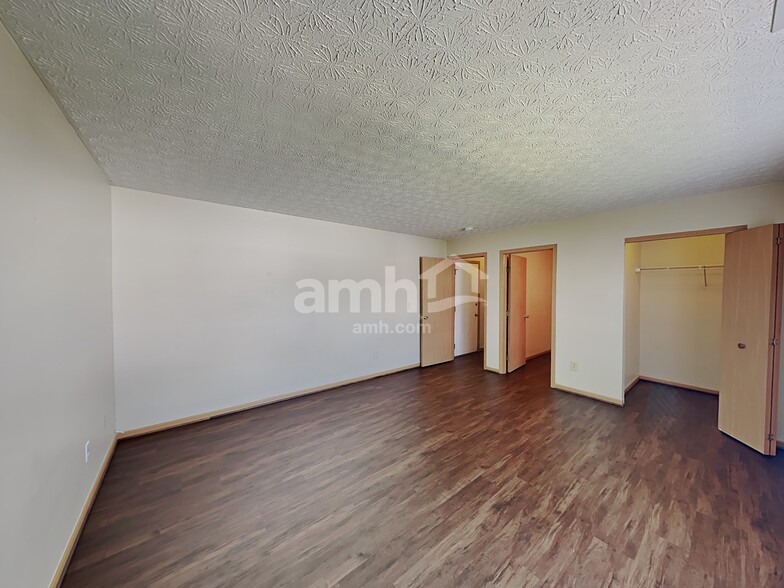 Building Photo - 7516 Hemrich Dr