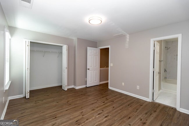 Building Photo - 745 Crestwell Cir