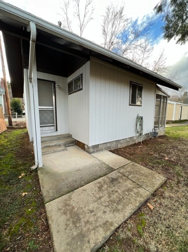 Building Photo - A Little Piece of Heaven in Historic Jacksonville