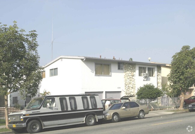 Building Photo - 1123 Cedar Ave