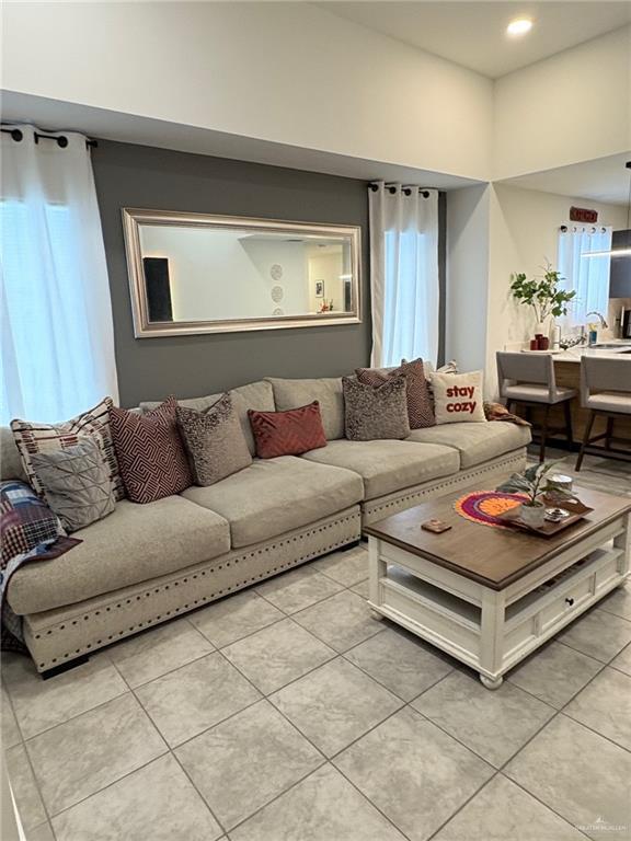 Building Photo - 28 Jenna Ln