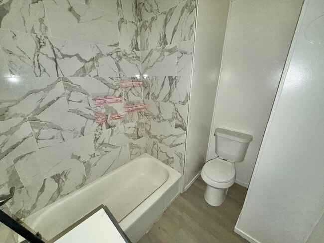 Building Photo - 2 bed home for rent