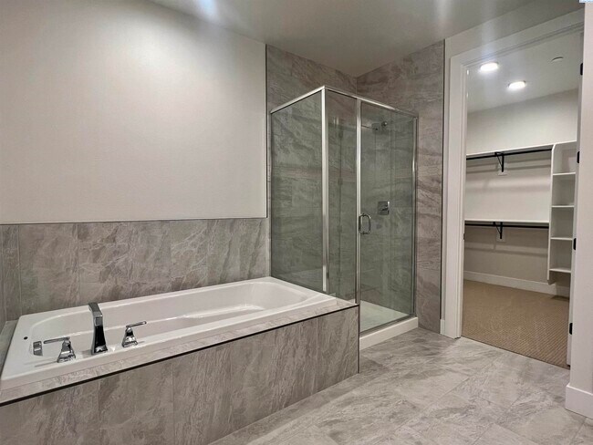 Building Photo - FOR RENT West Village Rambler with RV Bay