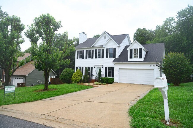 Building Photo - Wonderful and Spacious 3 bedroom home 2.5 bath in High Point with 2 car garage and large fenced-i...
