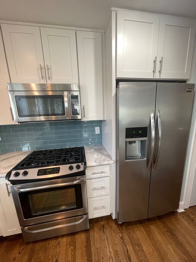 Building Photo - East Nashville!