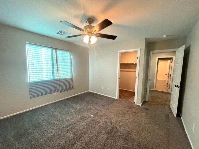 Building Photo - Beautiful Home in Valley Vista Available S...