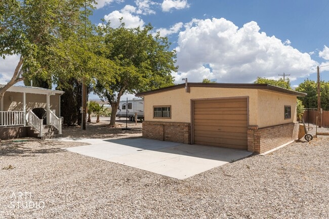 Building Photo - Charming fully furnished 2-bedroom + office home in Beaver Dam, AZ!