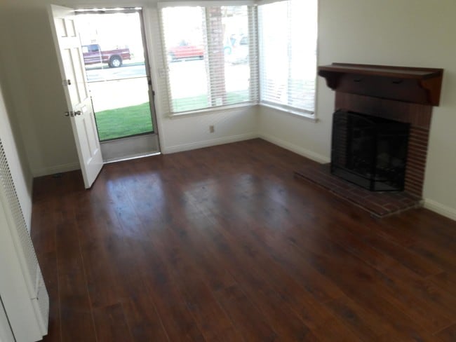 Living Room - Large windows/ facing front yard - 512 N Lucia Ave