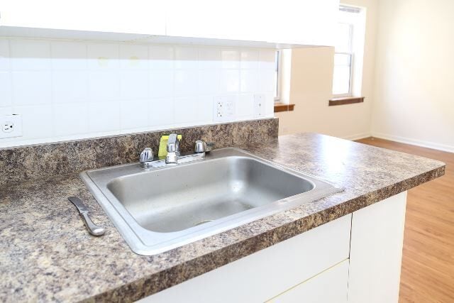 Building Photo - 4241 N Kenmore Ave