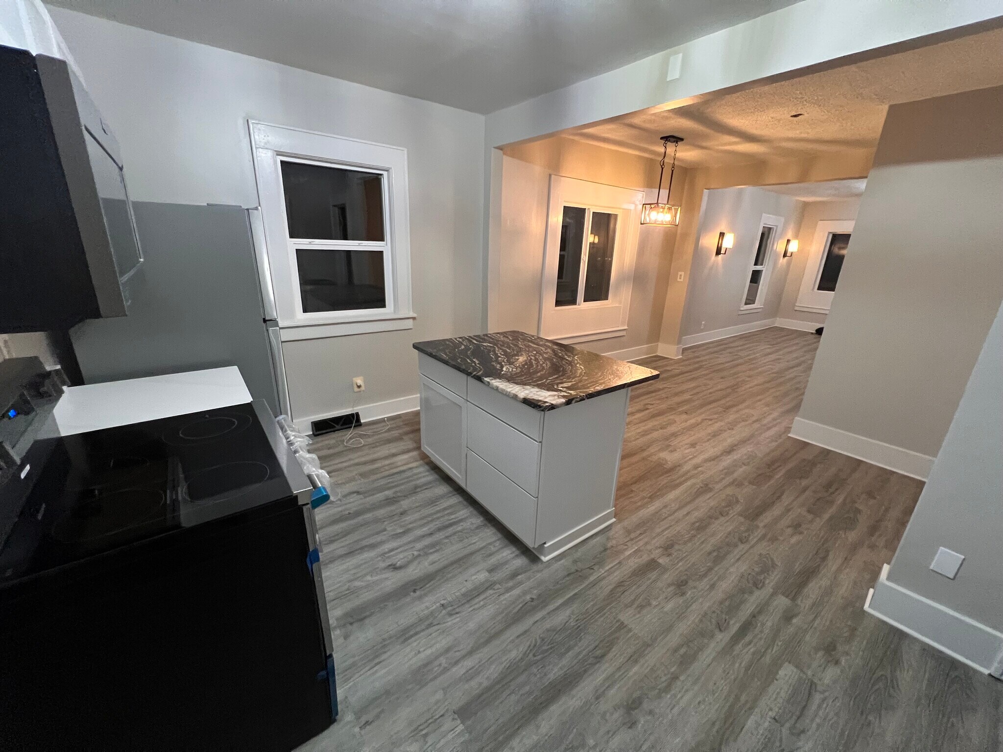 Building Photo - 1410 Center St