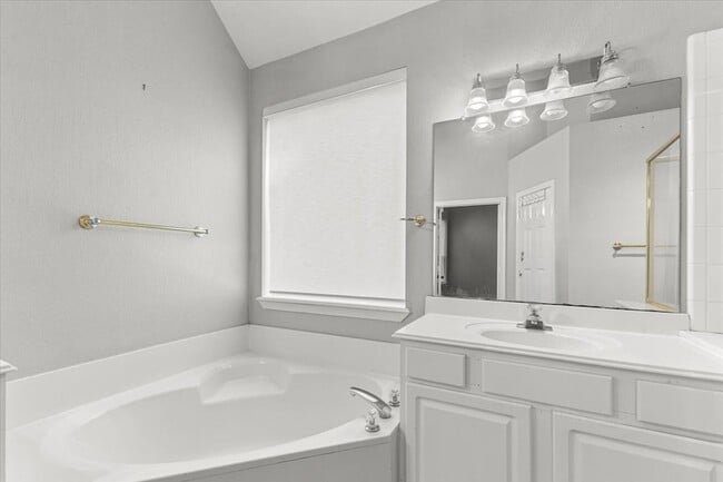 Building Photo - 2222 Keeran Point Ct