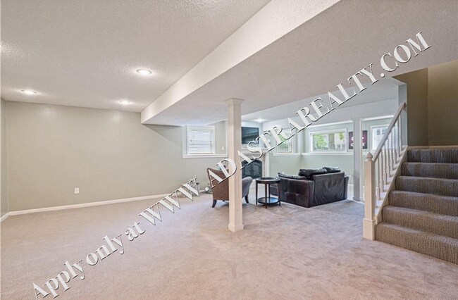 Building Photo - 4904 157th St