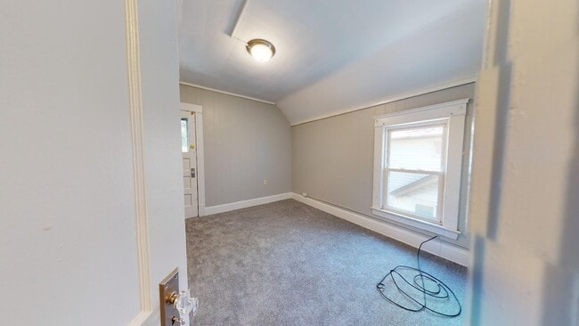 Building Photo - Old Brooklyn - 3 Bedroom Single Family Home