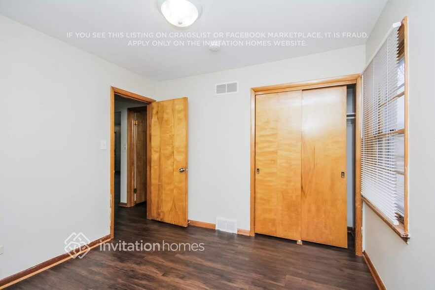 Building Photo - 787 E 163rd Pl