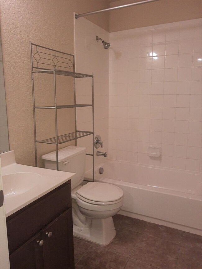 Building Photo - Well Maintained 3 Bedroom Home in Converse