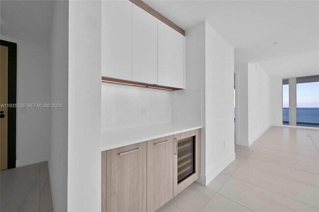 Building Photo - 151 N Seabreeze Blvd