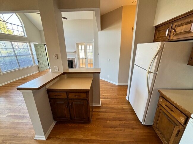 Building Photo - Cherry Hill condo, highly desired!