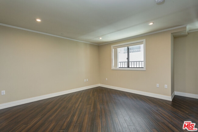 Building Photo - 1211 9th St