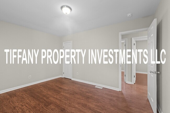Building Photo - 654 Dundeen Dr
